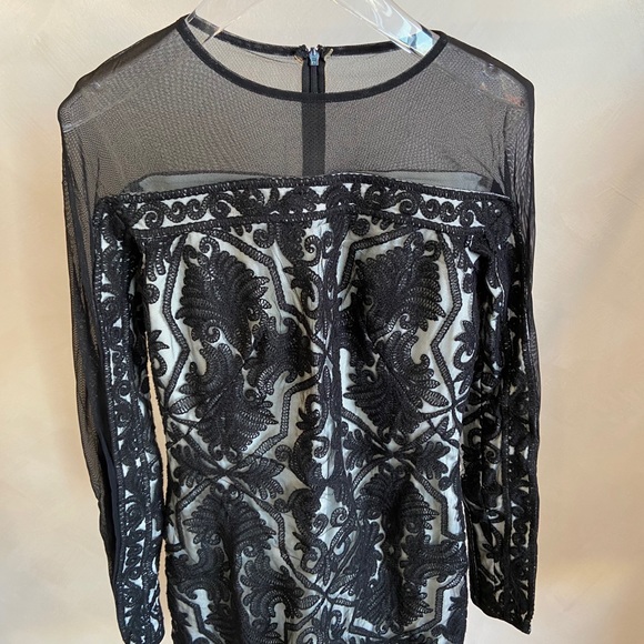 Tadashi Shoji Contour Panel Lace Cocktail Dress - Picture 4 of 5